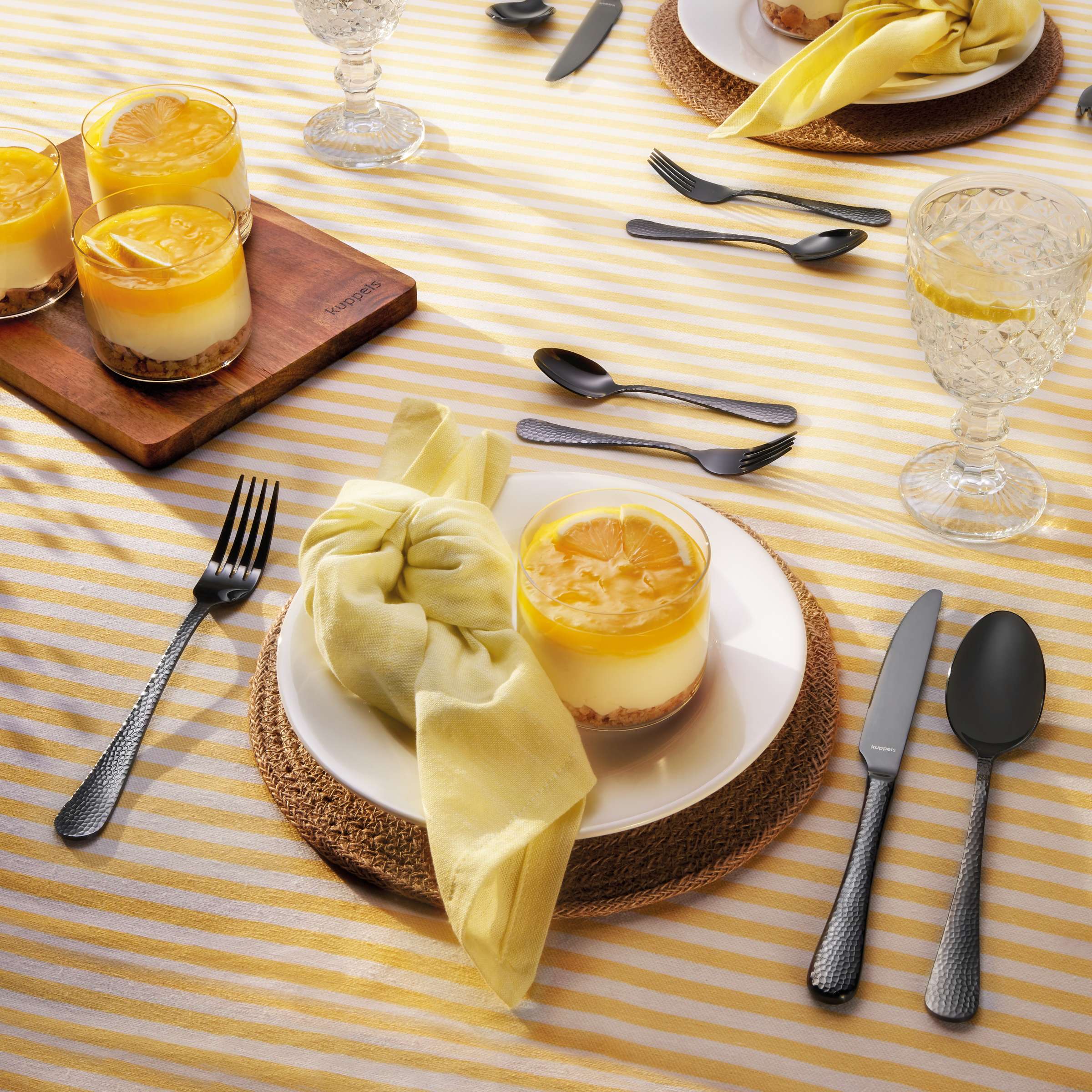 CRYSTAL Cutlery Set 30-pieces PVD black